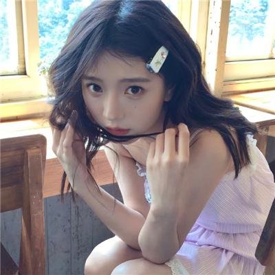 夏日天空的那匹红马